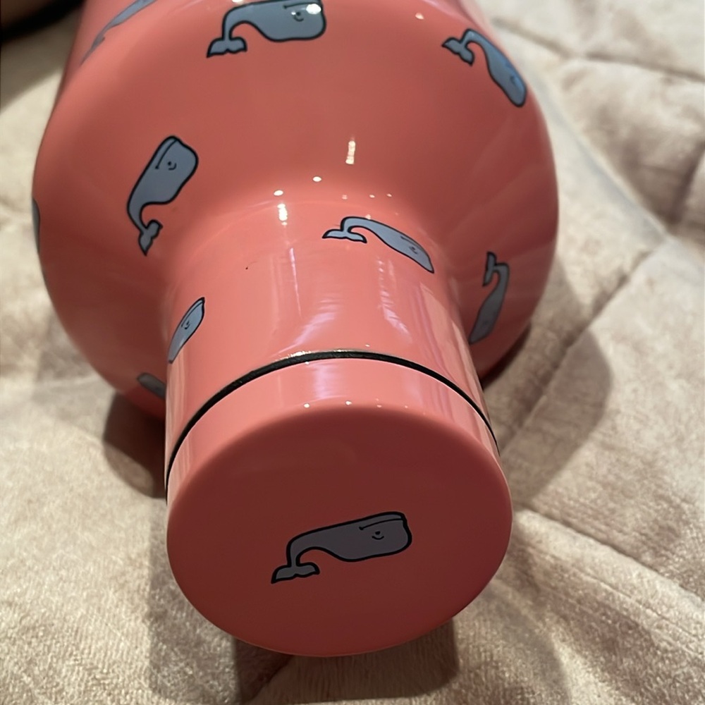 Vineyard Vines x Corkcicle Tumbler 25oz Canteen Pink with Blue Whales New - Picture 6 of 10